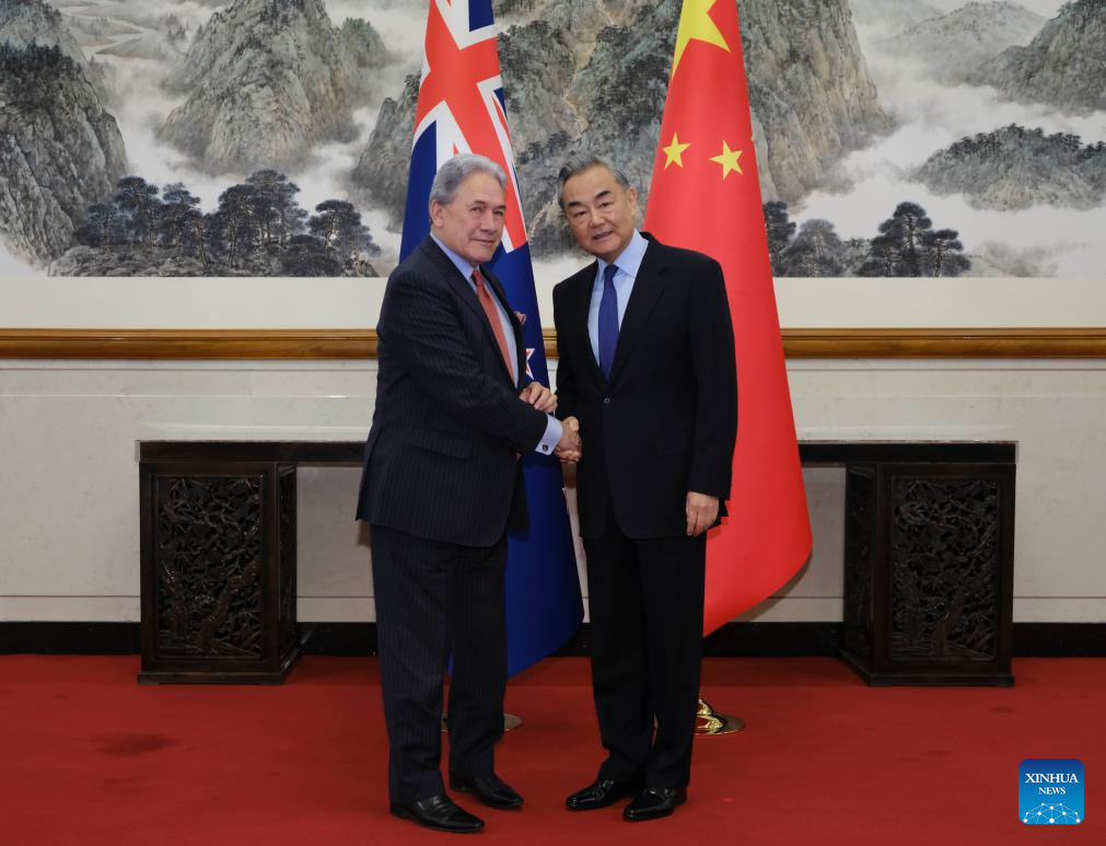 Chinese FM holds talks with New Zealand deputy PM